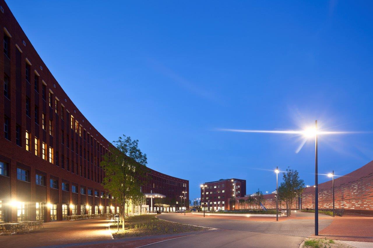Maasziekenhuis Pantein Gebouw avond Maasziekenhuis Pantein Gebouw avond