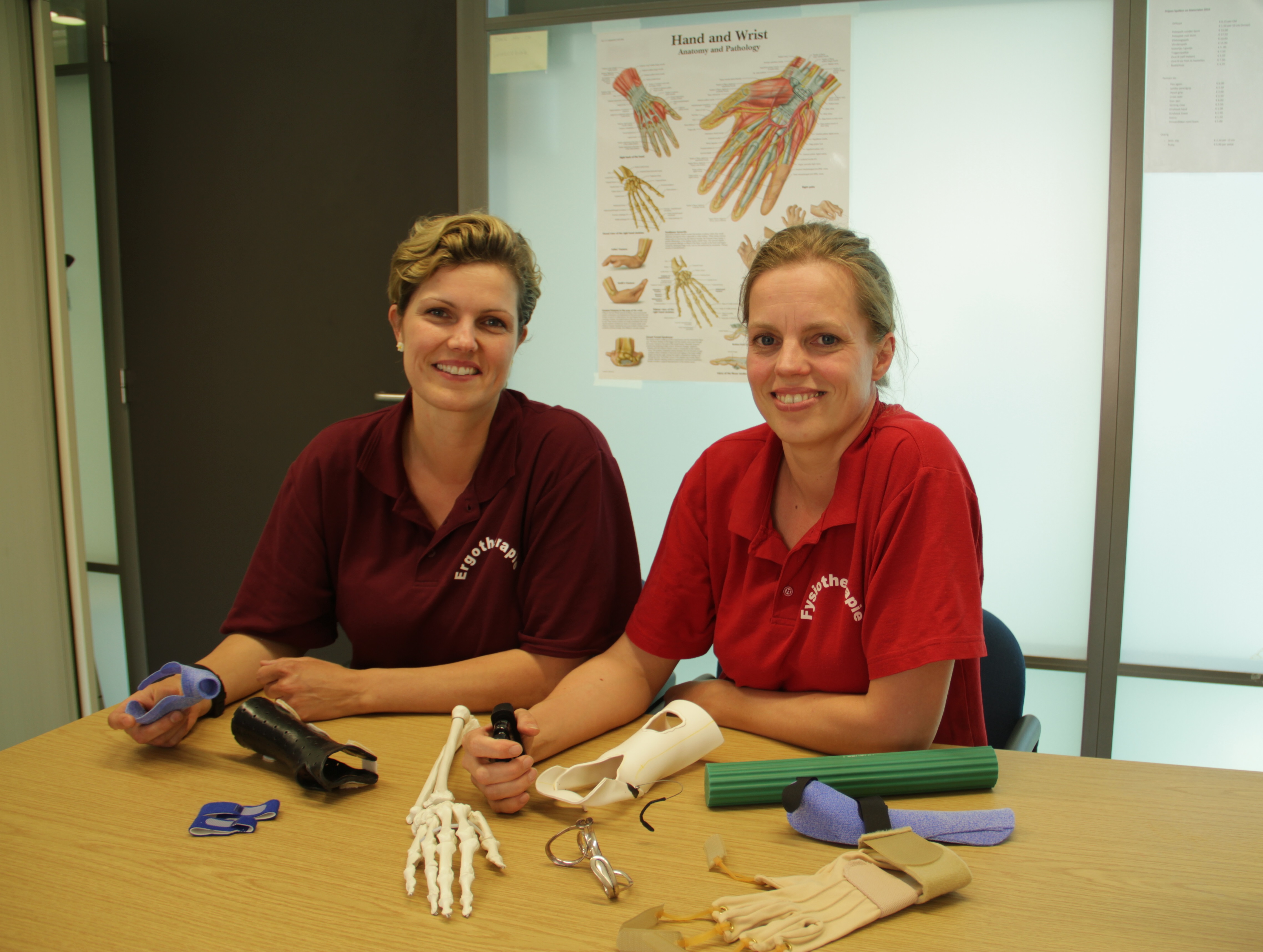 Handtherapeuten Marion van Hoof en Patricia van Mierlo Handtherapie