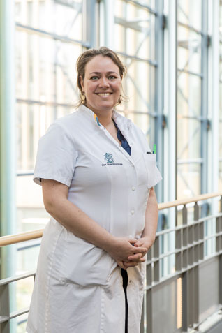 Orthopedisch chirurg van Gelder Portret van J.H. Gelder, van